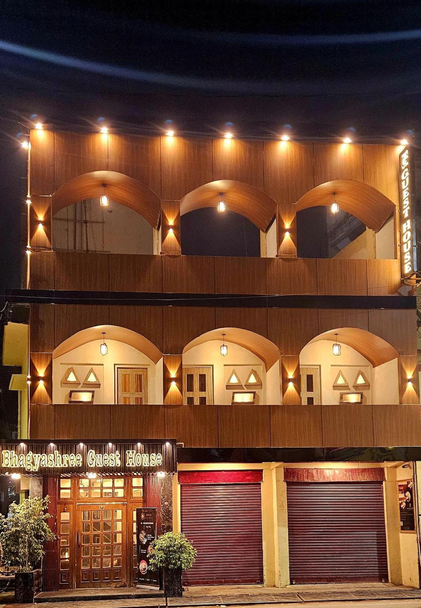 Bhagyashree Guest House 2 Km To Vishwanath Temple, Ganga Ghat Parking Available Waranasi Zewnętrze zdjęcie