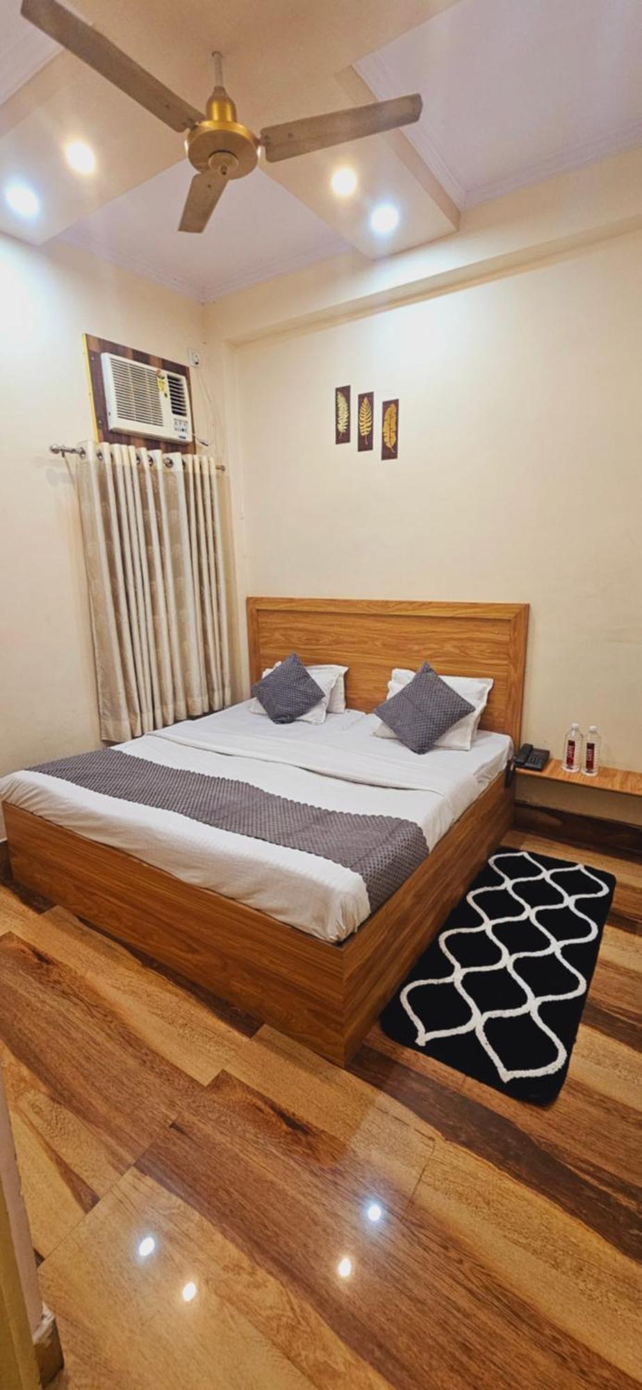 Bhagyashree Guest House 2 Km To Vishwanath Temple, Ganga Ghat Parking Available Waranasi Zewnętrze zdjęcie